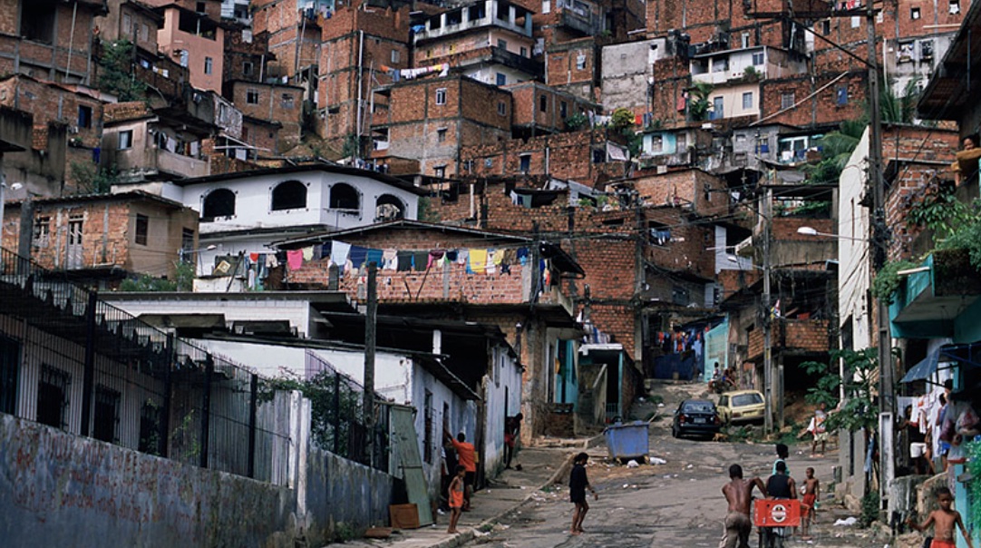 IRENA denuncia que 655 millones de personas viven sin electricidad
