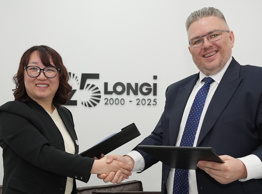LONGi and Rinergy Europe SARL Sign 100MW Module Supply Agreement