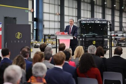 Lunaz announces 2024/5 plans to double its clean-tech jobs during Sir Keir Starmer visit