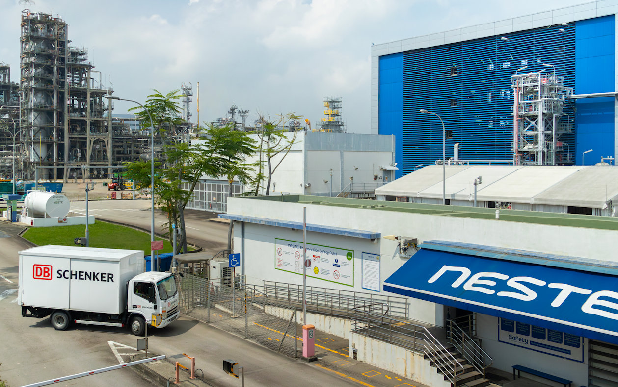 Neste and DB Schenker Collaborate on Renewable Fuel Use