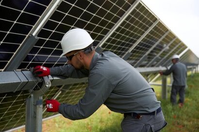 Zelestra and EDP sign PPA for hybrid solar + storage project in Spain