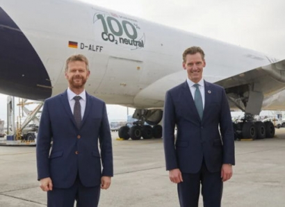 Lufthansa Cargo and DB Schenker Start CO2-Neutral Freight Flights