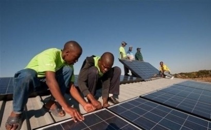 Schneider Electric lanza una solución para llevar electricidad verde a comunidades aisladas de la red