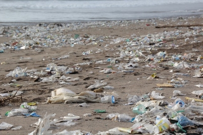 How Renewable Energy Can Reduce Plastic Pollution