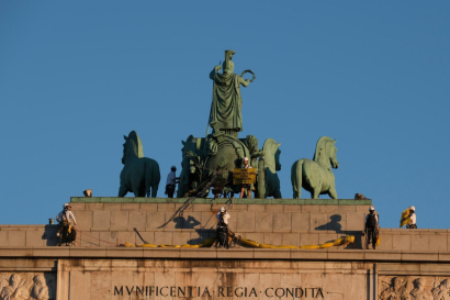 Greenpeace califica de "alarmante" la actuación de jueces y policía en el Arco del Triunfo