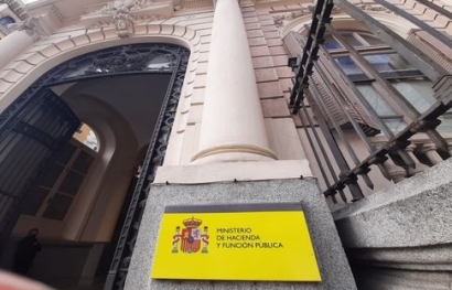 La bajada de los impuestos a la electricidad reduce en cuatro meses en 2.233 millones de euros los ingresos de Hacienda