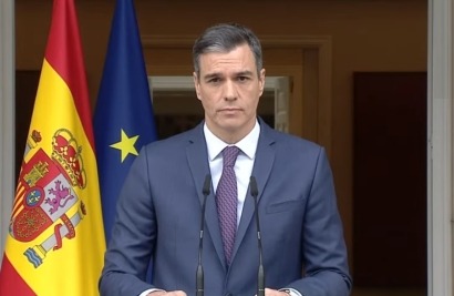 Sánchez anuncia la prórroga de los impuestos a banca y a energéticas y apunta a su permanencia