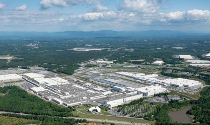 BMW Investing $1.7 Billion to Expand South Carolina Manufacturing Capacity