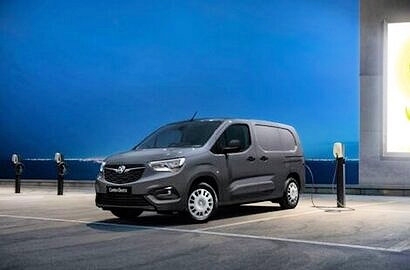 Vauxhall Combo Electric named ‘Best Small Electric Van’ at 2023 DrivingElectric Awards 