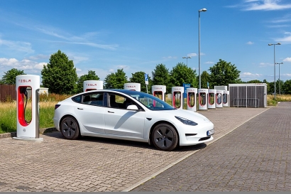 What Is Tesla’s Supercharger Bug? What You Need to Know