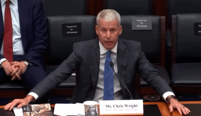 El secretario de Energía de EEUU ensalza la industria fósil frente a las políticas de la "religión climática"