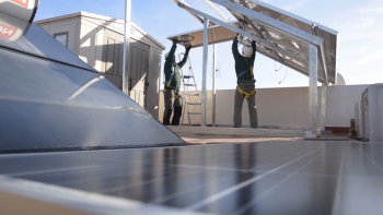 València cede el uso de la cubierta del centro escolar Ballester Fandos para instalar una comunidad energética