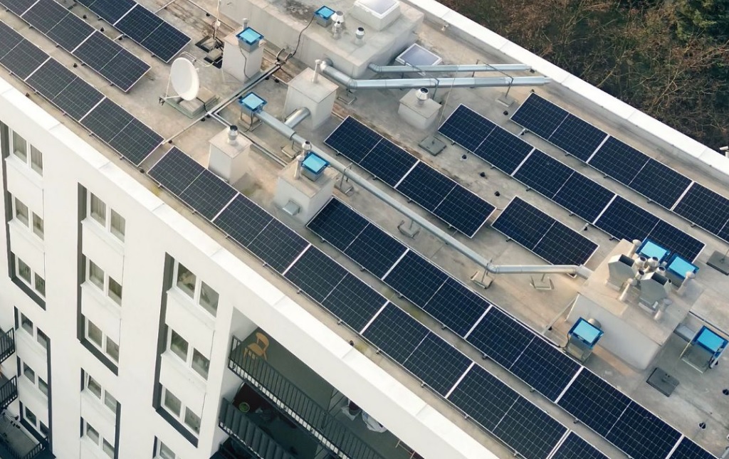 Estos son los números del autoconsumo made in Spain, la puerta de salida del Estrecho de Ormuz