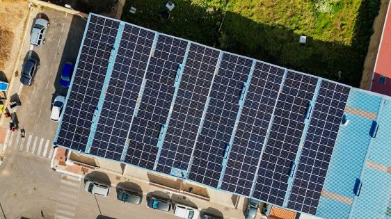 Som Energia alerta contra la "captura" de las comunidades energéticas por parte de las eléctricas