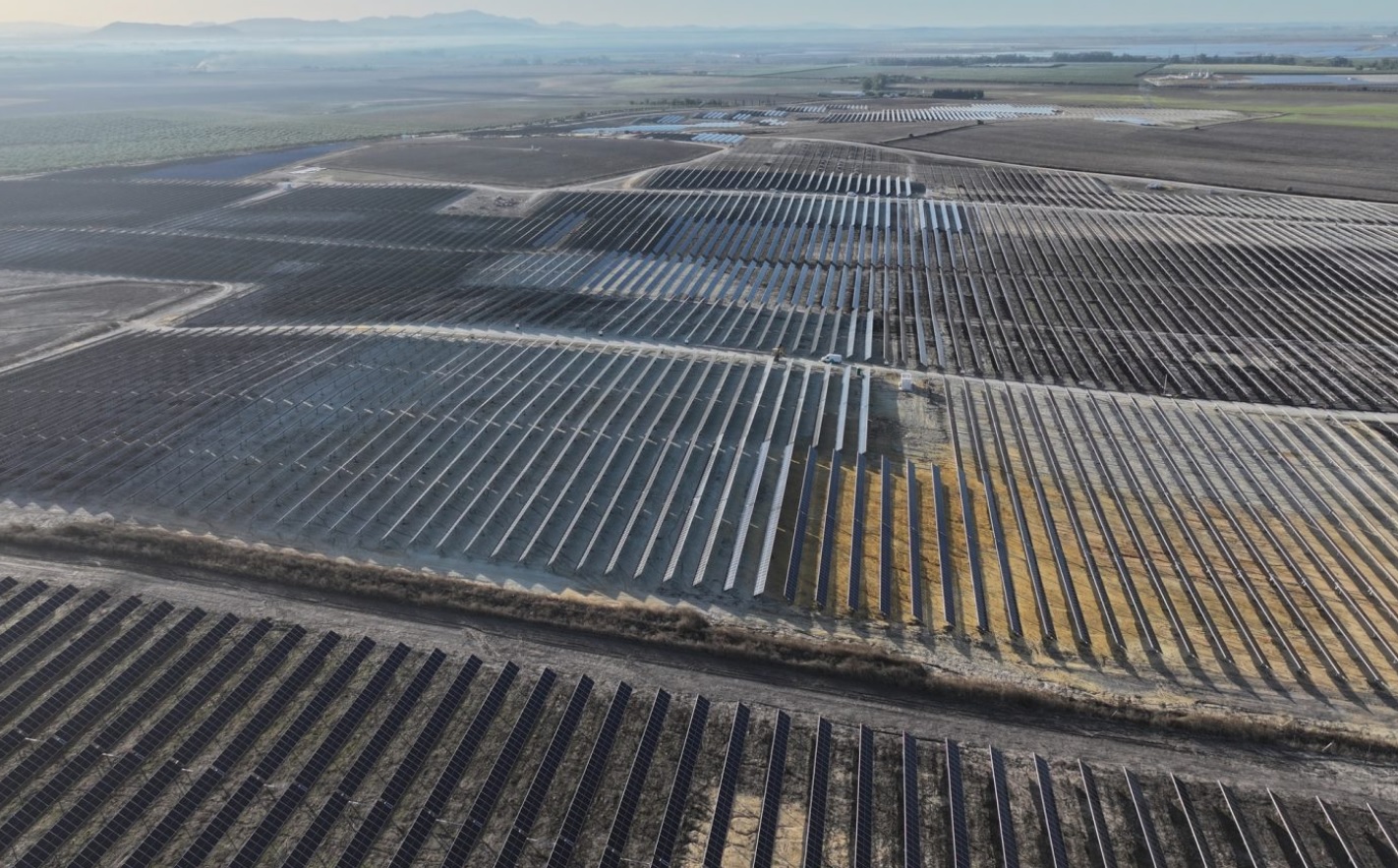 Naturgy anuncia en Andalucía "un ambicioso plan de almacenamiento" de enegía solar en baterías