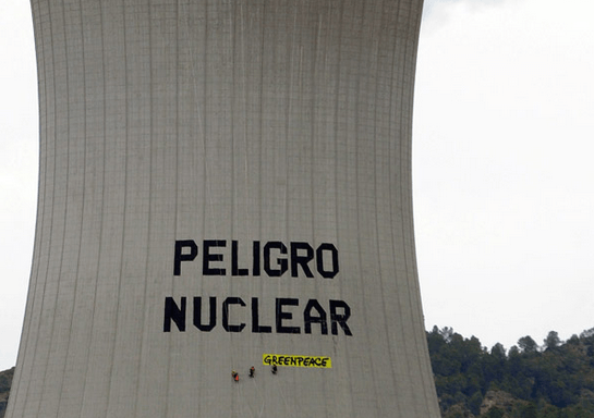 Cerrar las nucleares en España permitiría crear 300.000 empleos Cerrar las nucleares en España permitiría crear 300.000 empleos