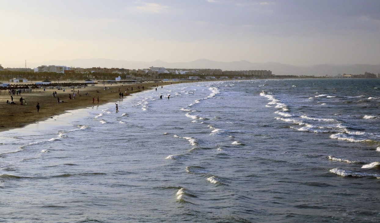 Agosto en España, donde el Sol genera más del doble de electricidad que la nuclear