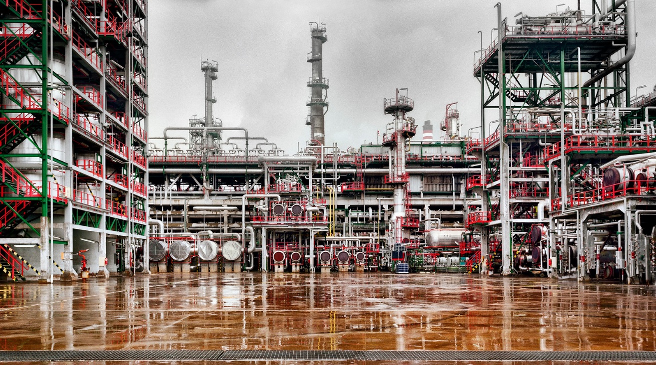 Instalaciones de la petrolera Repsol en el polo industrial de Puertollano (Ciudad Real)