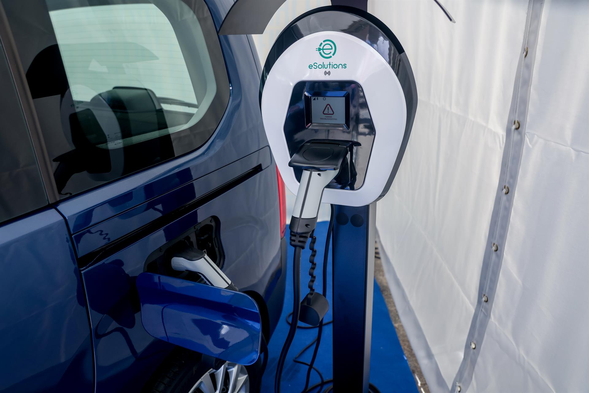 Cataluña, Madrid y Andalucía son las tres regiones con el mayor volumen de puntos de recarga