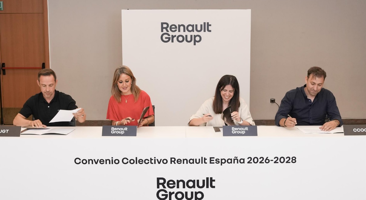 Renault, UGT y Comisiones firman un acuerdo "histórico" que garantiza la producción de eléctricos en España