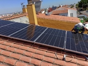 Las instalaciones de autoconsumo en Andalucía aumentaron un 36% en 2023 y ya cuenta con más de 113.000