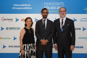 La AEE pide "más potencia y más rápido" frente al "pronóstico reservado" de las empresas del sector eólico La AEE pide "más potencia y más rápido" frente al "pronóstico reservado" de las empresas del sector eólico