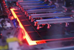 Aiko alcanza el 25% de eficiencia en módulos solares en producción en serie