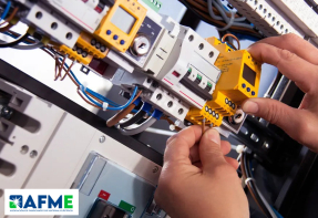 La industria del material eléctrico crece un 3,4% en 2025 y refuerza su peso estratégico