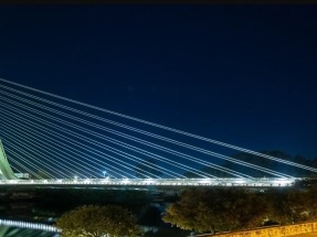 La Junta invertirá un millón de euros en un parking solar que abastecerá de electricidad al puente sevillano del Alamillo