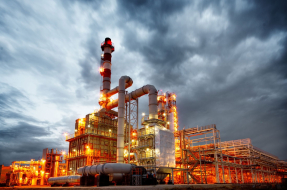 La guerra USA-Irán eleva los costes energéticos de la industria española en 7.400 millones de euros