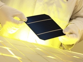
Google lanzará nuevos dispositivos que usarán células solares para interiores 
