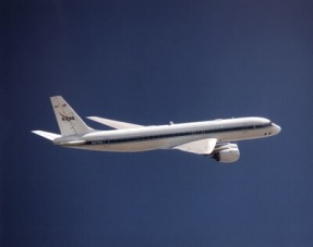 La NASA mide cómo el combustible de aviación sostenible reduce las emisiones