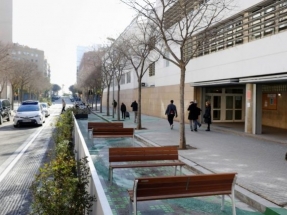 Barcelona protege los colegios frente a la emergencia climática Barcelona protege los colegios frente a la emergencia climática