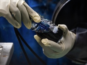 Investigadores de EEUU desarrollan una batería de flujo de larga duración usando agua azucarada