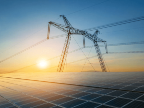 UNEF afirma que la fotovoltaica puede controlar la tensión, pero la regulación no se lo permite todavía