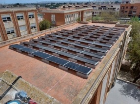 Cuerva instala más de 4.000 módulos fotovoltaicos en 20 institutos de la Comunidad Valenciana Cuerva instala más de 4.000 módulos fotovoltaicos en 20 institutos de la Comunidad Valenciana