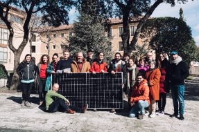 
Ahorrar 250 euros al año en la factura de la luz por pertenecer a una comunidad energética
