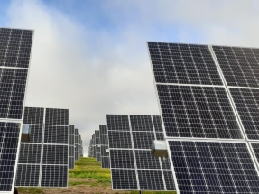 Endesa ha conectado en los últimos tres años casi 2.000 megavatios de potencia renovable Endesa ha conectado en los últimos tres años casi 2.000 megavatios de potencia renovable
