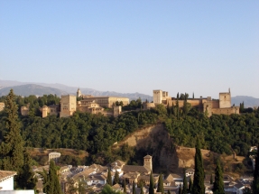 Fuerte oposición vecinal a un proyecto solar que amenaza el paisaje histórico de la Alhambra