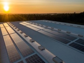 Ultracongelados Intermeat conecta un sistema inteligente de baterías a su cubierta fotovoltaica