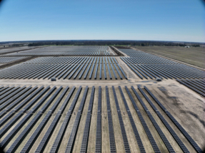 Zelestra obtiene 181 millones de dólares de financiación verde para impulsar proyecto solar de 176 MW en Texas