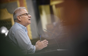 Sumar pide en el Congreso fijar un precio máximo de la gasolina y del gasóleo
