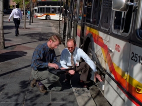 Governor Signs Multi-State Agreement to Electrify Trucks and Buses