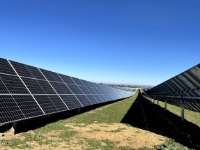 
PVH irrumpe en el mercado estadounidense con una fábrica de seguidores solares en Houston, Texas
