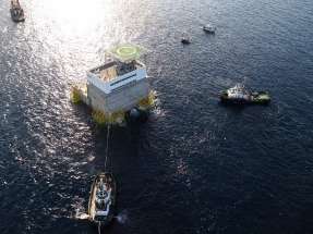 La Plataforma Oceánica de Canarias ocupa su ubicación definitiva