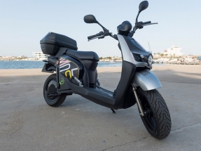 Molo: moto, eléctrica, compartida, previa suscripción en plataforma digital, en Valencia