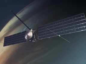 
La nave interplanetaria de la NASA Europa Clipper prueba sus enormes “alas” solares
