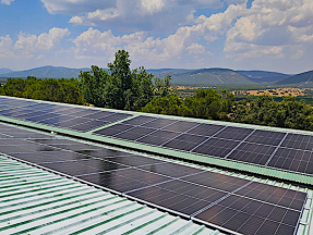 Autoconsumo y almacenamiento BESS: la fórmula de Finca La Cuesta para optimizar su coste eléctrico Autoconsumo y almacenamiento BESS: la fórmula de Finca La Cuesta para optimizar su coste eléctrico