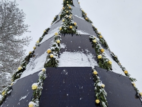 SoliTek Solar Power Plant Installed In Innovative Christmas Tree