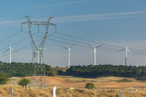 El Gobierno aumenta la inversión para redes eléctricas a 17.900 millones hasta 2030